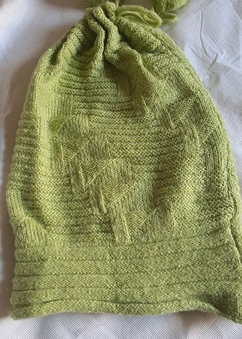 Örgü Yeşil Bere ve Boyunluk.Degişik şekillerde kullanılabilir - Görsel 2
