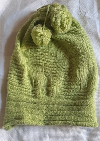 Örgü Yeşil Bere ve Boyunluk.Degişik şekillerde kullanılabilir - Görsel 3