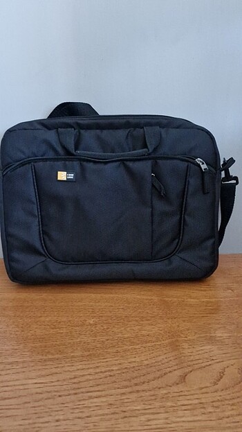 Laptop çantasi