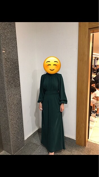 Zümrüt yeşili krep elbise
