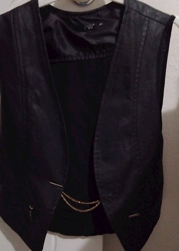 Zincir Detaylı Siyah Deri Kadın Yelek - Görsel 3