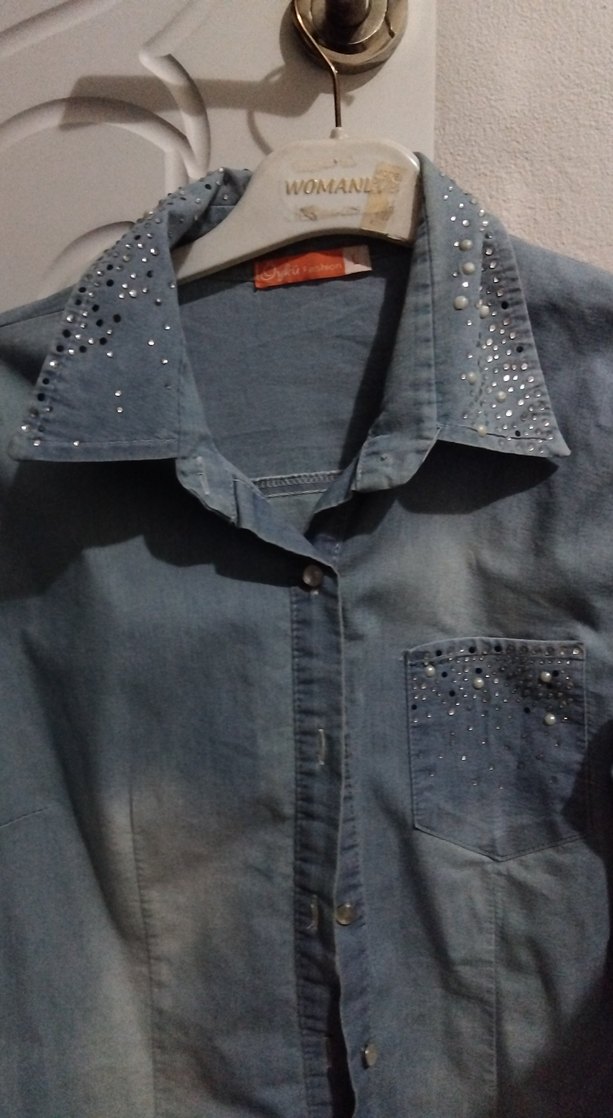 Mavi Parlak Düğmeli Denim Kadın Gömlek - Görsel 2