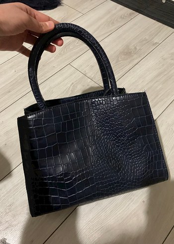 Kroko Desenli Siyah Deri Kadın Çanta - Görsel 4