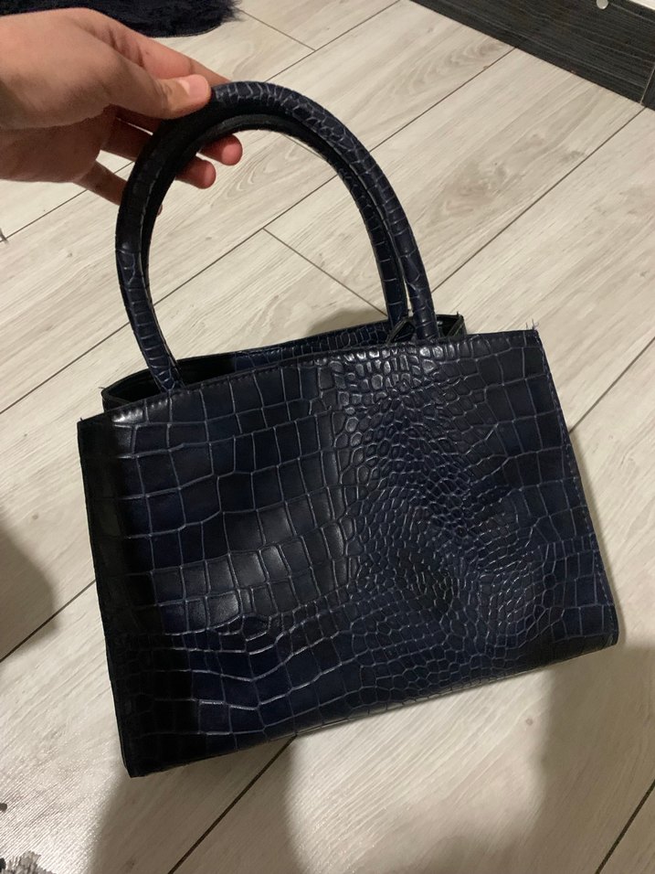 Kroko Desenli Siyah Deri Kadın Çanta - Görsel 4