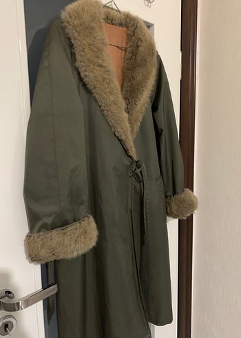 Kahverengi Peluş Detaylı Uzun Kadın Kaban - Görsel 2