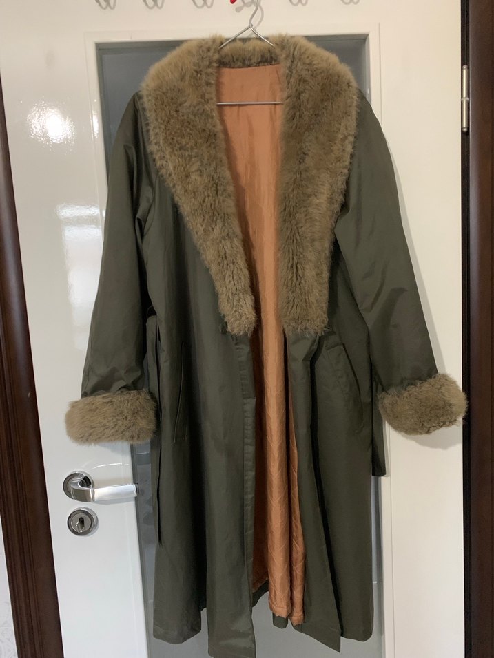 Kahverengi Peluş Detaylı Uzun Kadın Kaban - Görsel 3