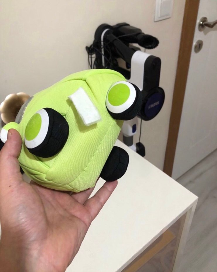 Yeşil Disney Cars Mike peluş araba - Görsel 3