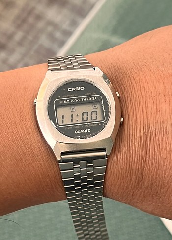 Casio Kadın Dijital Saat Gri Metal Kordon