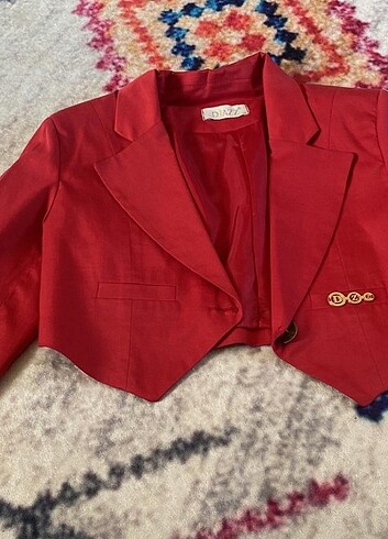 Vatkalı blazer crop ceket