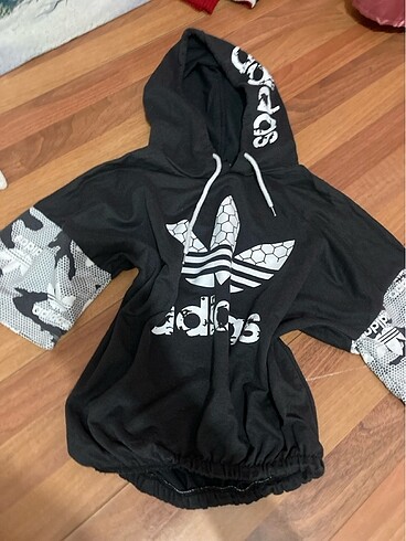 Adidas sweat kısa kollu