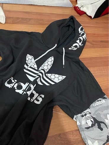 m Beden Adidas sweat kısa kollu