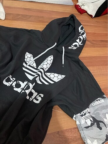 m Beden gri Renk Adidas sweat kısa kollu