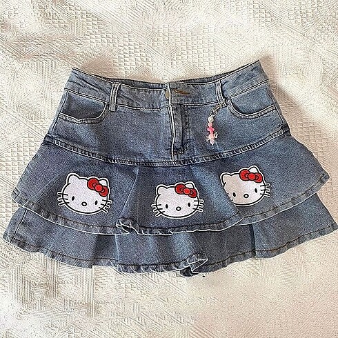 Kısa etek hello kitty