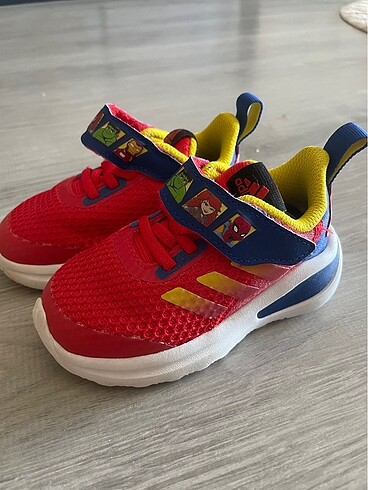 Adidas erkek çocuk ayakkabı
