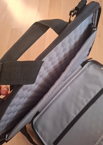 Kadın Siyah Yılan Desenli Laptop Çantası - Görsel 5