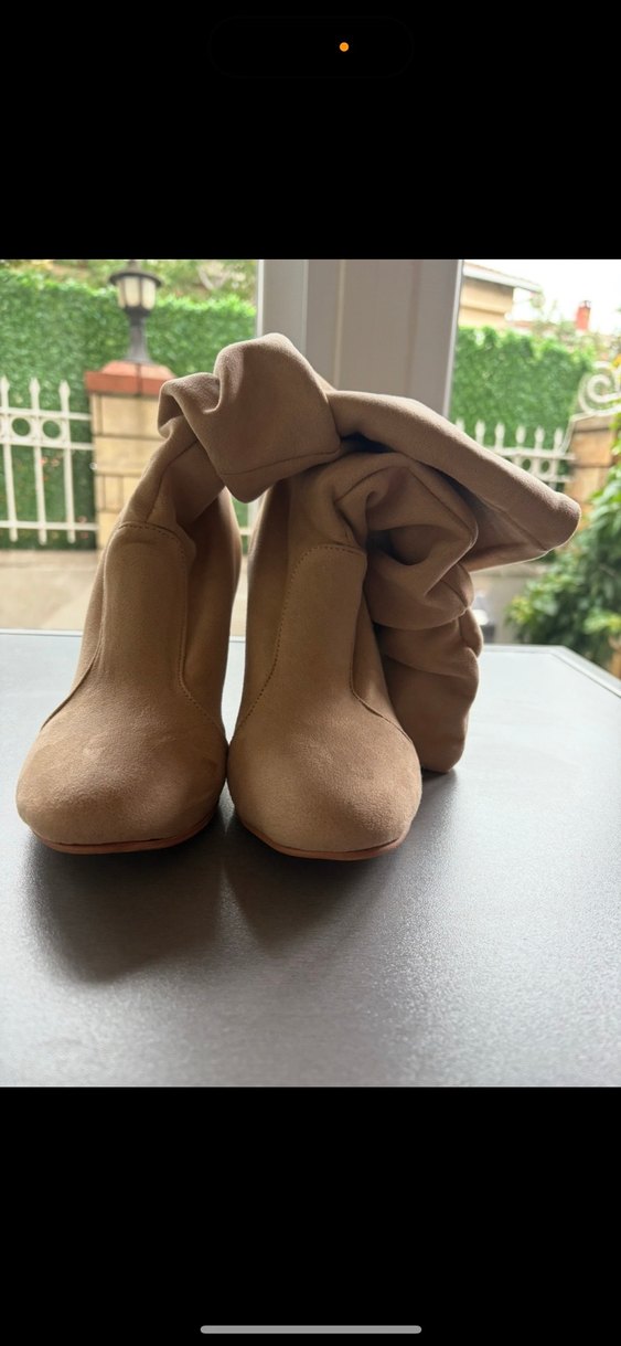 Bambi Bej Süet Pliseli Kadın Topuklu çizme - Görsel 2