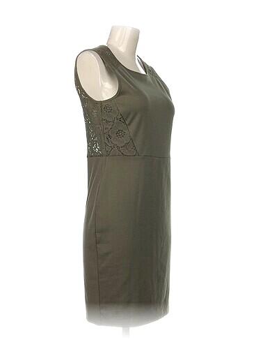 H&M H&M Kısa Elbise %70 İndirimli.