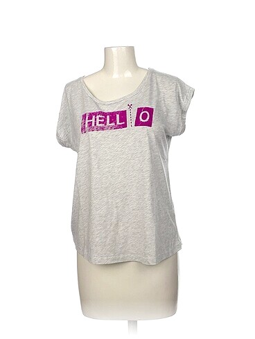 Diğer T-shirt %70 İndirimli.