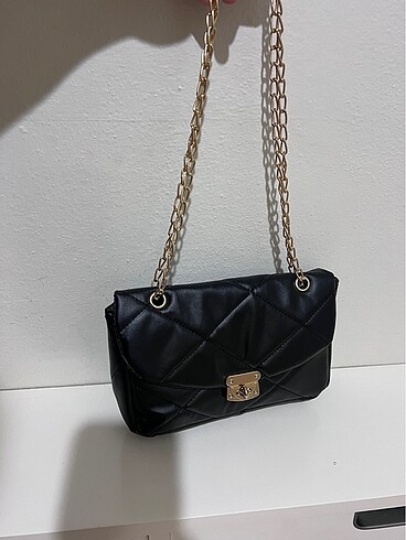 Siyah çanta - Görsel 2