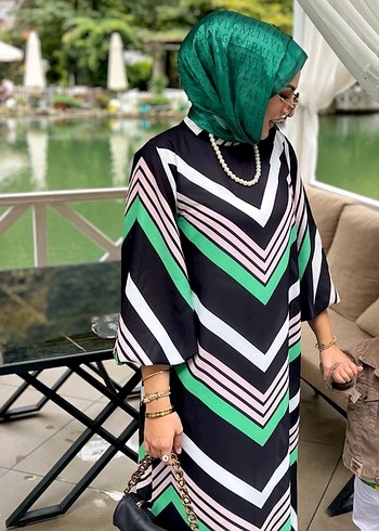 Renkli Zebra Desenli Uzun Kadın Elbise - Görsel 2