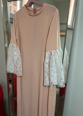 Dantel Detaylı Bej Uzun Kollu Elbise - Görsel 2