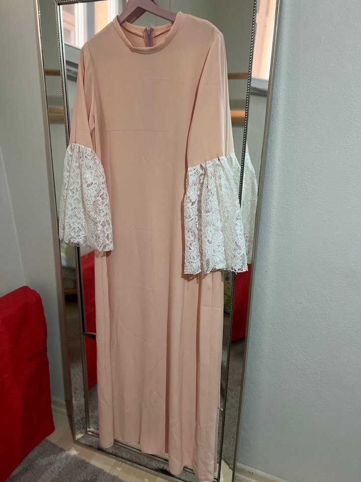 Dantel Detaylı Bej Uzun Kollu Elbise - Görsel 3