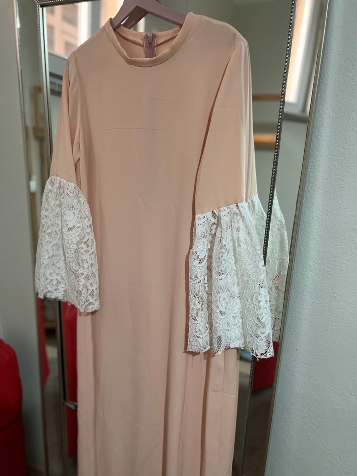 Dantel Detaylı Bej Uzun Kollu Elbise - Görsel 2