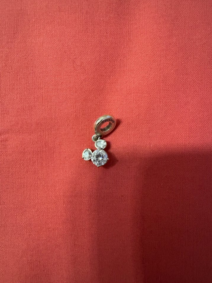 Pandora Disney Sallantılı Parlak Charm - Görsel 3