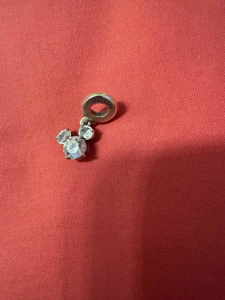 Pandora Disney Sallantılı Parlak Charm - Görsel 2