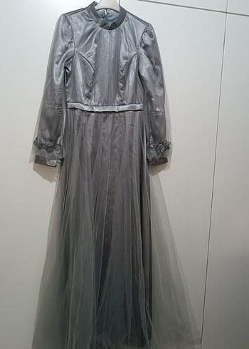 Gri Uzun Kollu Gotik Dantel İşlemeli Abiye Elbise