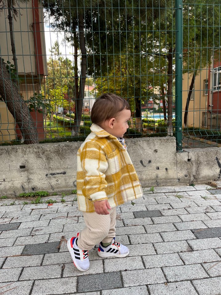 Sarı Ekose Erkek Çocuk Şişme Mont - Görsel 2