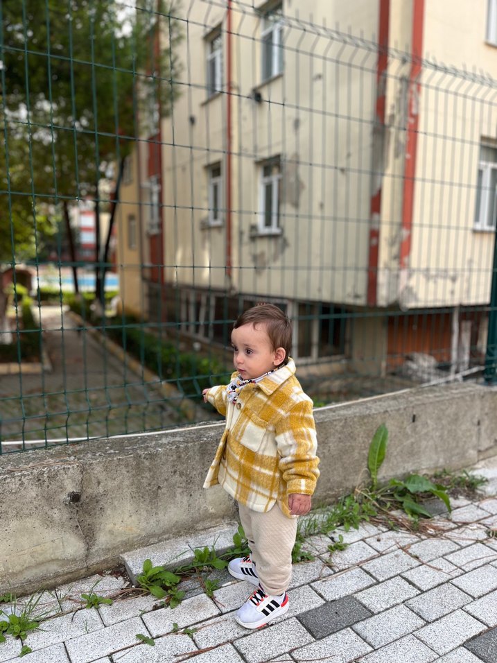 Sarı Ekose Erkek Çocuk Şişme Mont - Görsel 3