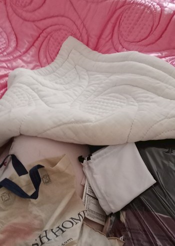 Parlak Pembe Desensiz Yorgan - Görsel 3