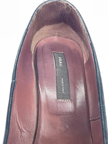 36 Beden siyah Renk Frau Made in italy Platform %70 İndirimli.
