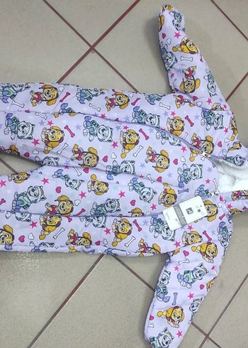 Kapüşonlu Desenli Örgü Kız Bebek Tulumu - Görsel 2