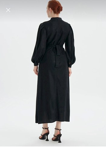 Drapeli Siyah Uzun Simli Elbise - Görsel 4