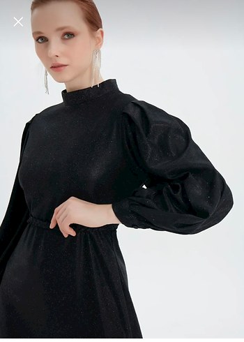 Drapeli Siyah Uzun Simli Elbise - Görsel 3