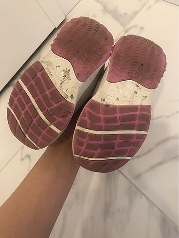 25 Beden ten rengi Renk Zara kız çocuk spor ayakkabı