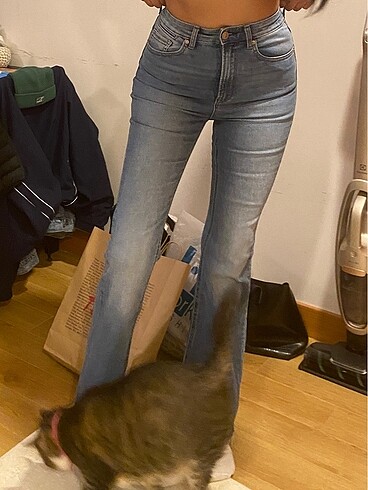 STRADIVARIUS FLARE JEAN