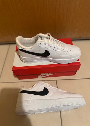 Nike Sneaker