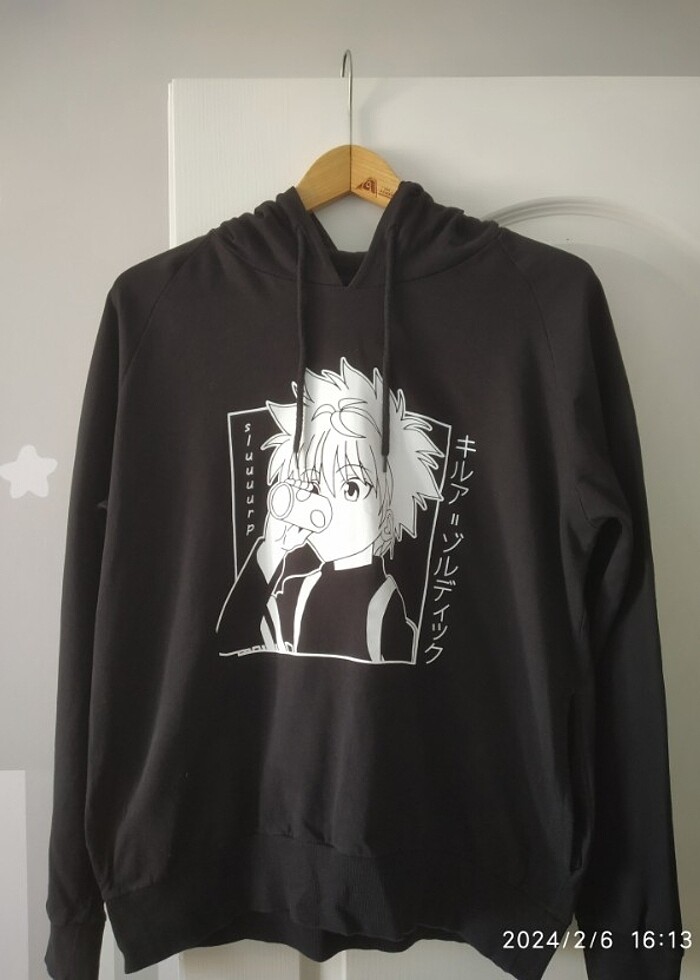 3 ürün fiyatidir.Anime kapşonlu 2 adet sweat 200 tshirt 100 L be - Görsel 4