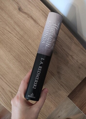 Hiçliğin Kıyısında kitap  - Görsel 3