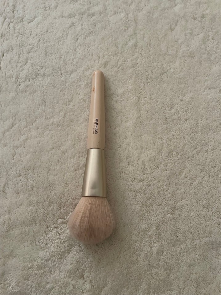 Farmasi Makyaj Fırçası - Görsel 3