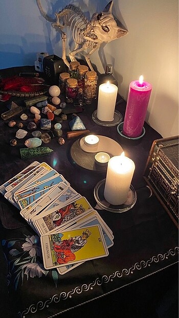 Tarot Falı Bakılır