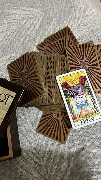 Beden Tarot Falı Bakılır