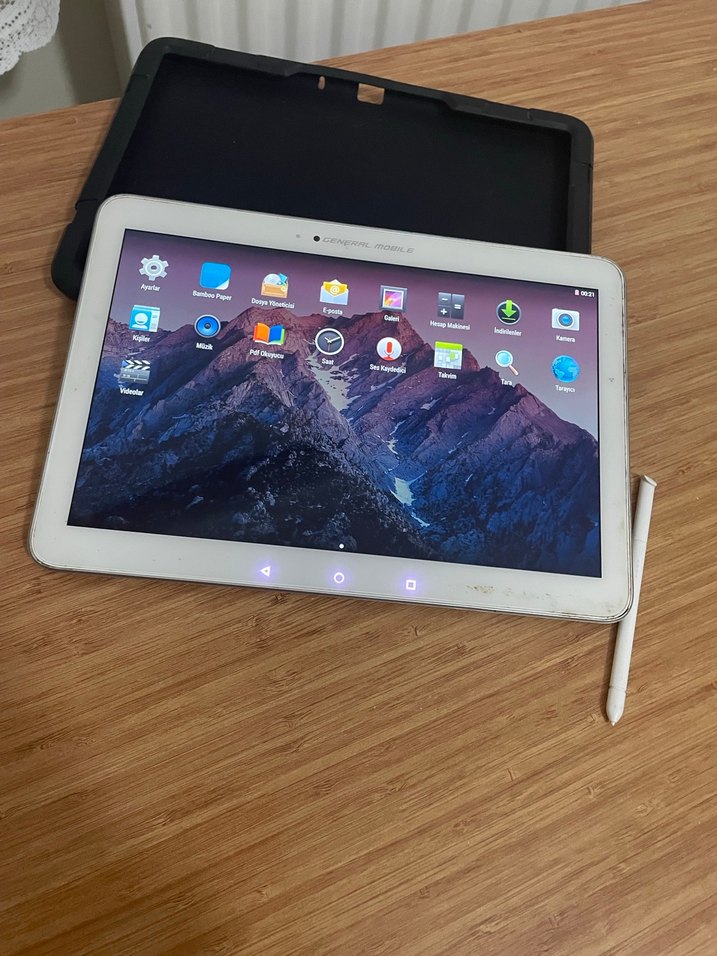 Beyaz Tablet ve Dokunmatik Kalem - Görsel 2