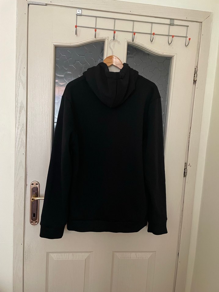 Siyah Kapüşonlu Uzun Kollu Sweatshirt - Görsel 4
