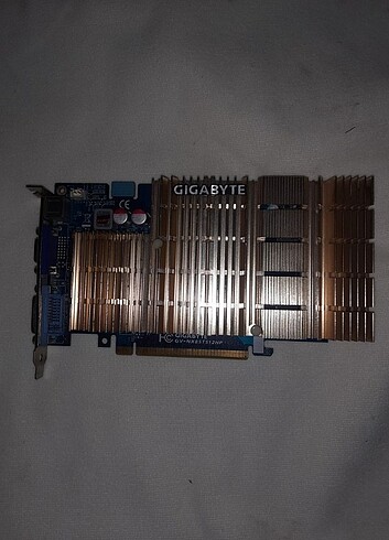 GIGABYTE 128bit 512mb ekran kartı.