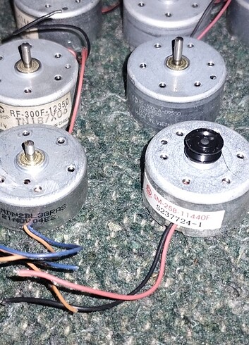 Beden 12 adet hobi DC motor.