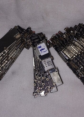 30 ADET iPhone anakartları. Altın çıkarmak için.